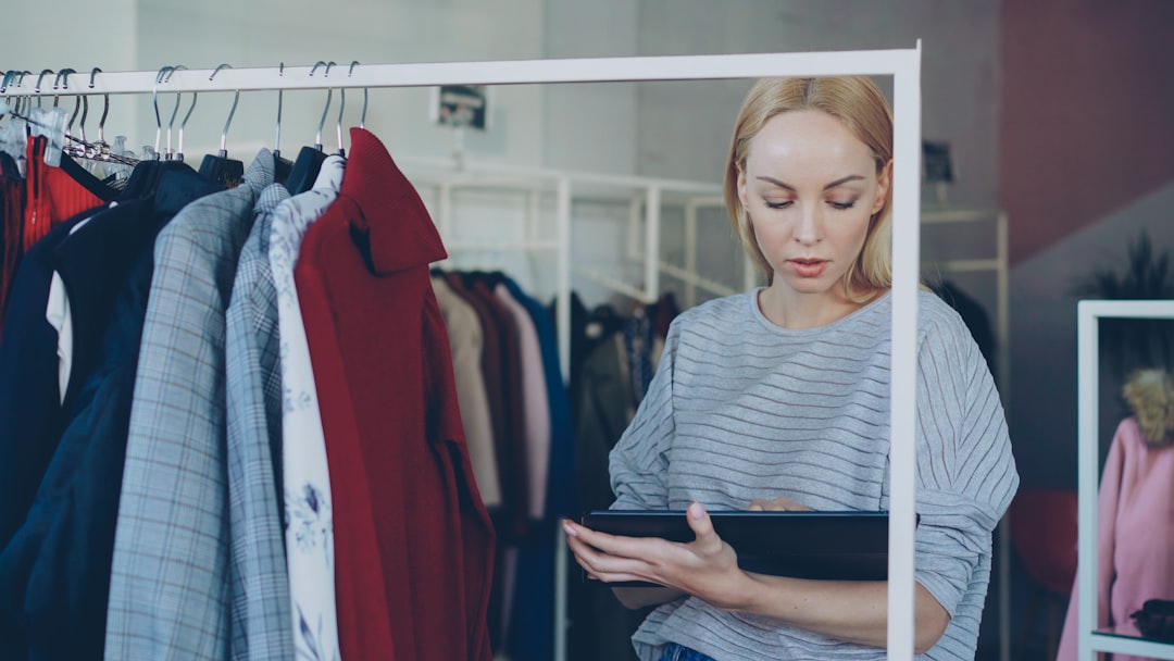 Online Shopping Checklist for Smarter Wardrobe Buys